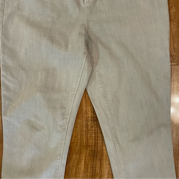 CHICOS Women’s So Slimming Light Tan Gray Ankle Jeans Size 1 - Picture 6 of 13